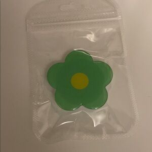 Green Flower-Shaped Popsocket